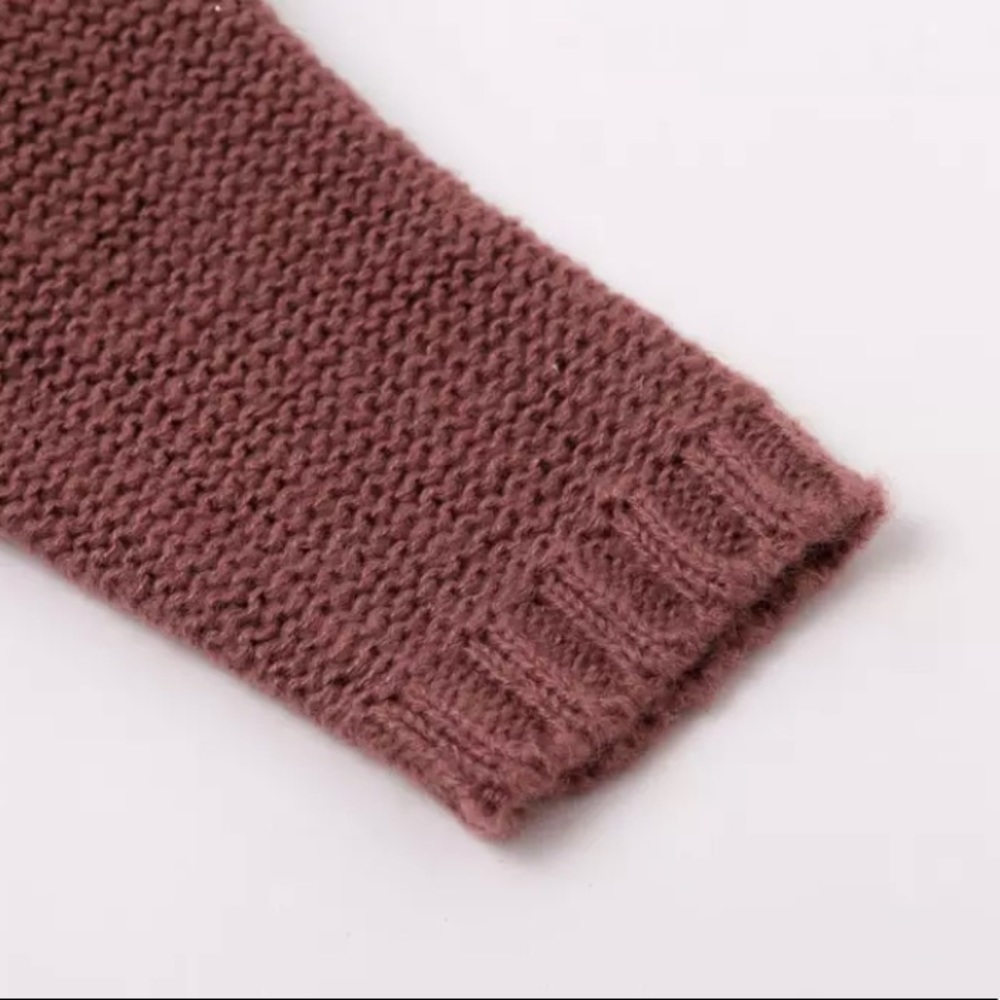 Oversized Knit Cable Turtleneck Sweater - Picture 6 of 7